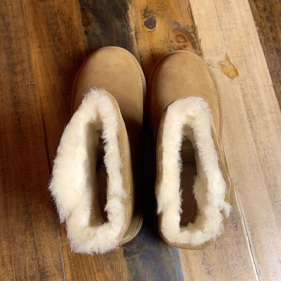 UGG Classic Mini Twist Boot - Picture 5 of 8